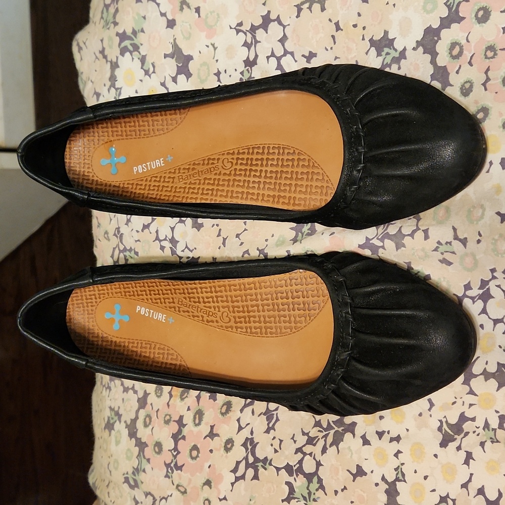 Baretrap black wedge flats